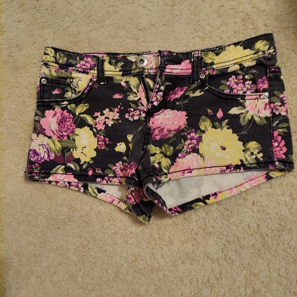 Shorts - Picture 2 of 2